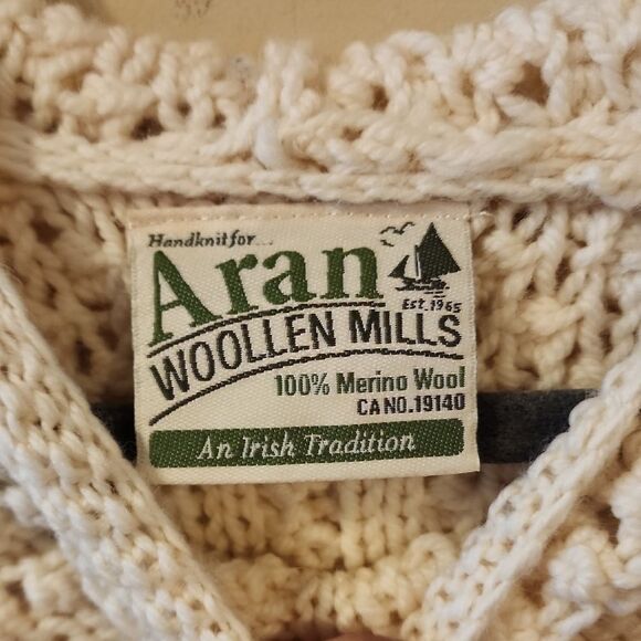 Aran Woolen Mills Cozy Cream Knit Kids Large  Sweater Perfect Condition Hoodie - Picture 2 of 4